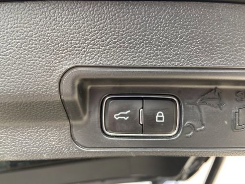 Used 2023 Ford Explorer Limited image 55