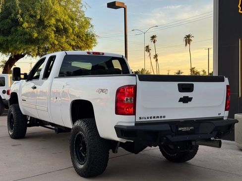 Used 2013 Chevrolet Silverado 2500 LT w/ Interior Plus Package AWD/4WD image 8
