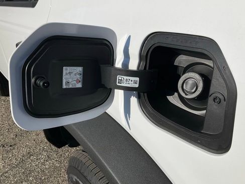 New 2025 Ford Bronco 4-Door image 12