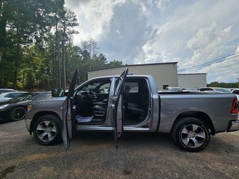 Used 2024 RAM 1500 Laramie image 21