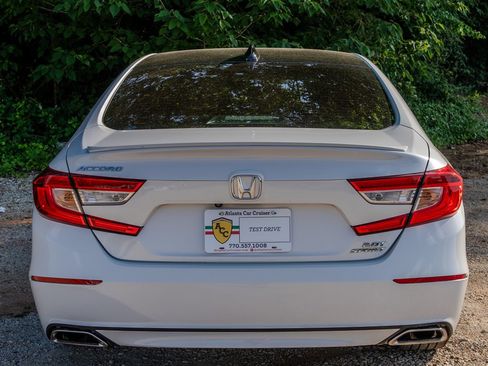 Used 2018 Honda Accord Sport image 4