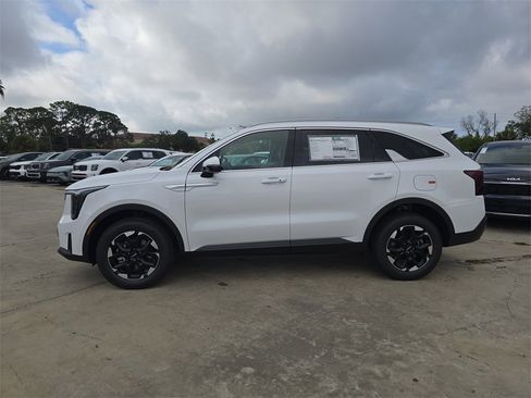 New 2026 Kia Sorento S image 5