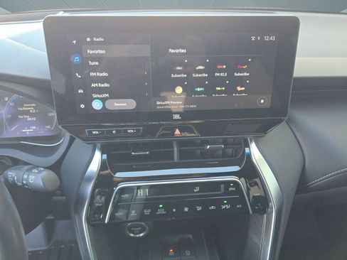 Used 2023 Toyota Venza Limited image 24