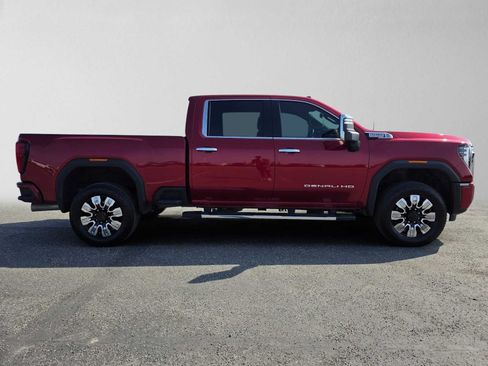 Used 2024 GMC Sierra 2500 Denali w/ Denali Reserve Package AWD/4WD image 2