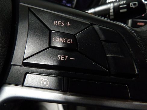 Used 2020 Nissan Kicks S image 14