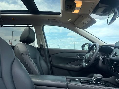 Certified 2023 Nissan Rogue SL w/ SL Premium Package FWD image 26