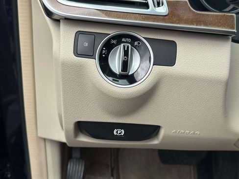 Used 2014 Mercedes-Benz E 350 4MATIC Sedan image 21