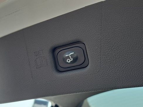 Used 2023 Lincoln Nautilus Reserve AWD/4WD image 28