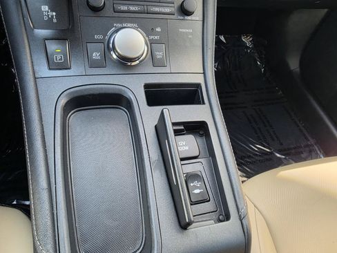 Used 2014 Lexus CT 200h FWD image 27