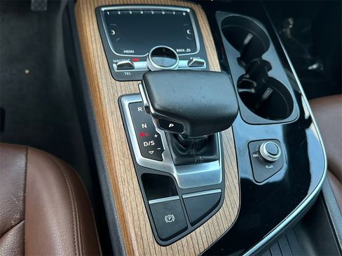 Used 2017 Audi Q7 2.0T Premium Plus w/ Premium Plus Package image 28