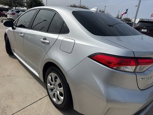 Used 2020 Toyota Corolla LE w/ Carpet Mat Package (TMS) image 4