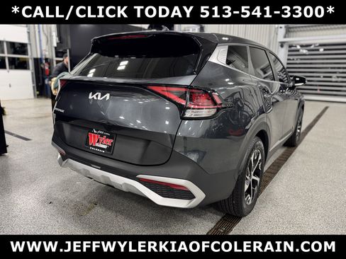 Used 2024 Kia Sportage EX image 3