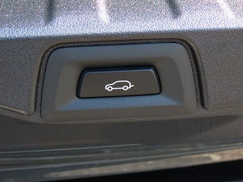 New 2026 BMW X5 xDrive40i w/ Executive Package image 24