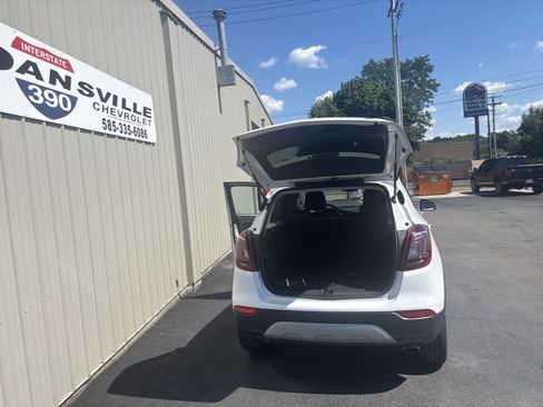 Used 2021 Buick Encore Preferred AWD/4WD image 8