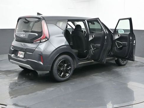 Used 2025 Kia Soul LX w/ LX Technology Package FWD image 36