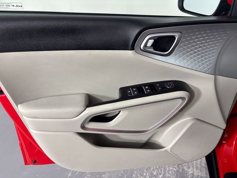 Used 2022 Kia Soul LX w/ Technology Package image 12