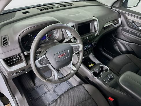 Used 2022 GMC Terrain SLE w/ Driver Convenience Package image 2