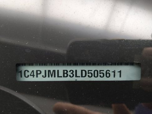 Used 2020 Jeep Cherokee Latitude Plus AWD/4WD image 33