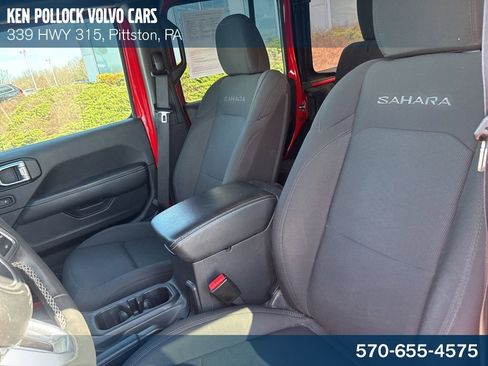 Used 2022 Jeep Wrangler Unlimited Sahara w/ Cold Weather Group image 16