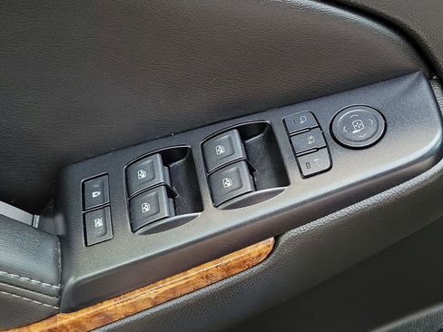 Used 2018 Chevrolet Tahoe Premier AWD/4WD image 21