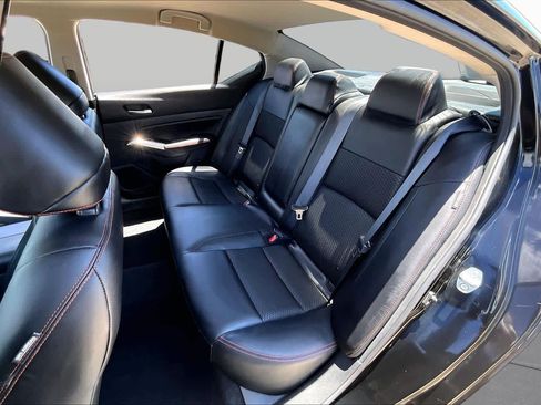 Used 2023 Nissan Altima 2.5 SR FWD image 19