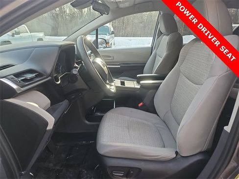 Used 2022 Toyota Sienna LE image 19