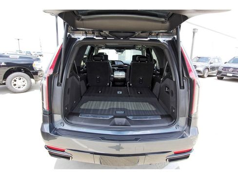 Used 2021 Cadillac Escalade Sport Platinum AWD/4WD image 30