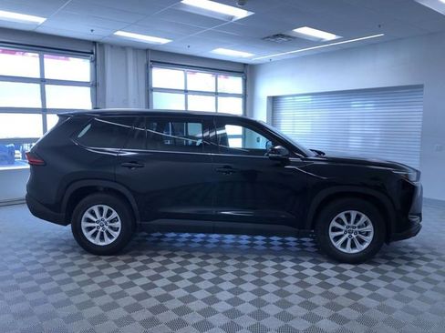 Used 2025 Toyota Grand Highlander AWD image 38