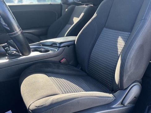 Used 2021 Dodge Challenger SXT w/ Blacktop Package image 10