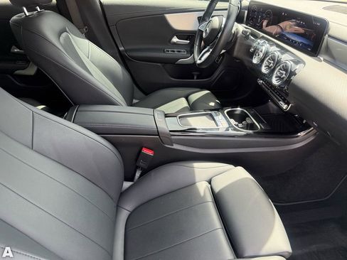 Used 2024 Mercedes-Benz CLA 250 image 29