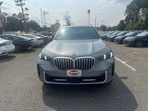 Used 2024 BMW X5 xDrive40i w/ Parking Assistance Package AWD/4WD image 2