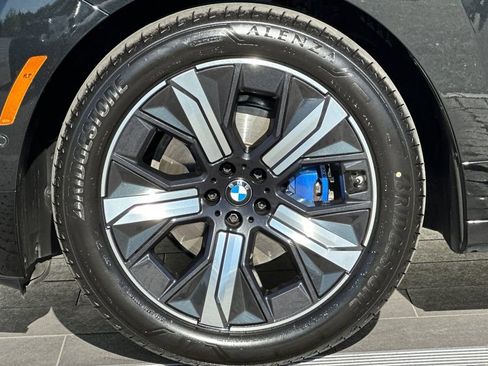 Used 2023 BMW iX xDrive50 w/ Premium Package AWD/4WD image 33