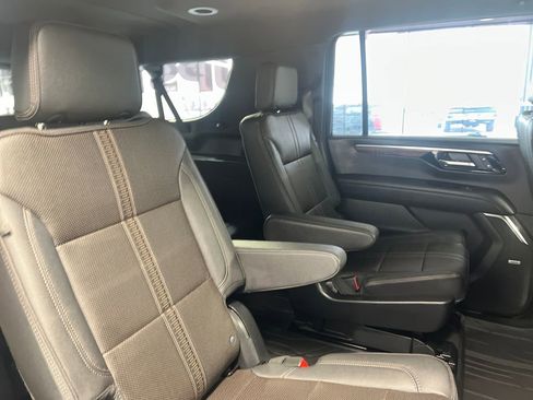 Used 2025 Chevrolet Suburban High Country image 43