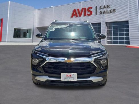 Used 2025 Chevrolet TrailBlazer LT AWD/4WD image 2