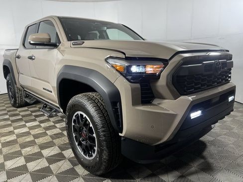 Used 2026 Toyota Tacoma TRD Off-Road w/ TRD Off Road Upgrade Package image 3