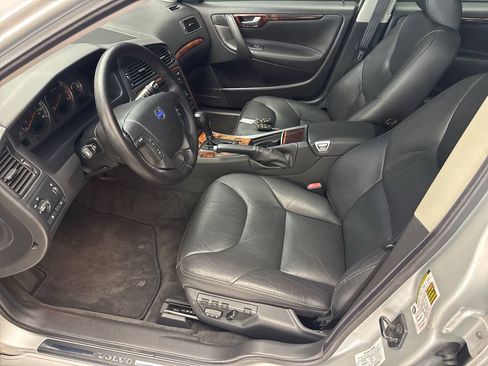 Used 2005 Volvo V70 2.4 FWD image 16
