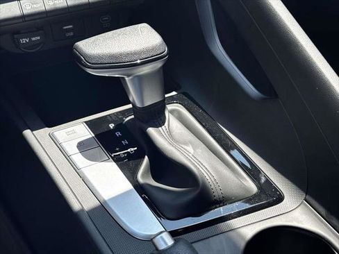 Certified 2024 Hyundai Elantra SEL FWD image 27