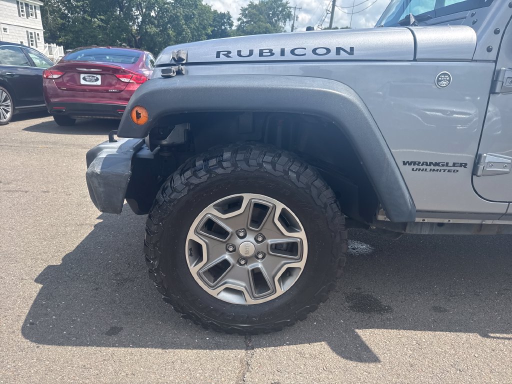 Used 2017 Jeep Wrangler Unlimited Rubicon w/ Connectivity Group AWD/4WD image 28