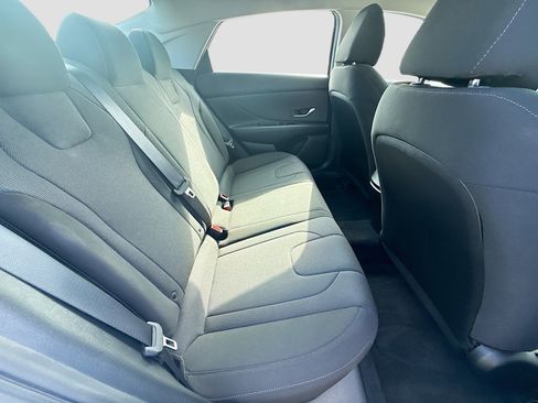 Used 2023 Hyundai Elantra SE image 25