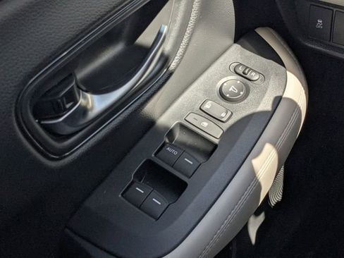 New 2026 Honda HR-V LX image 19