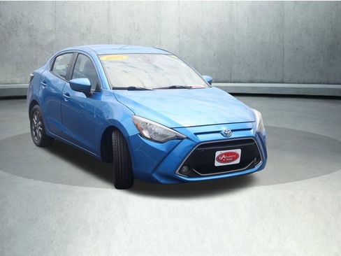 Used 2020 Toyota Yaris LE FWD image 5