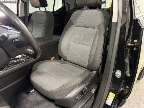 Used 2020 Chevrolet Traverse LT FWD image 21