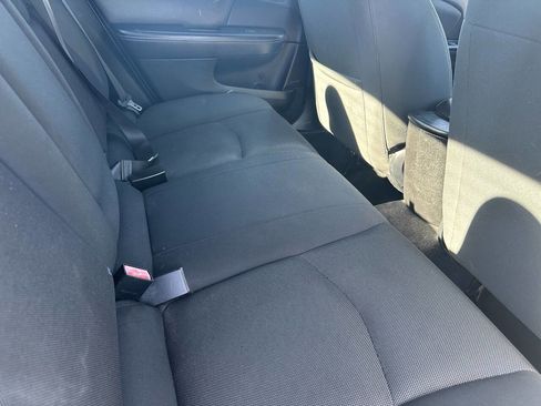 Used 2013 Dodge Avenger SE image 5