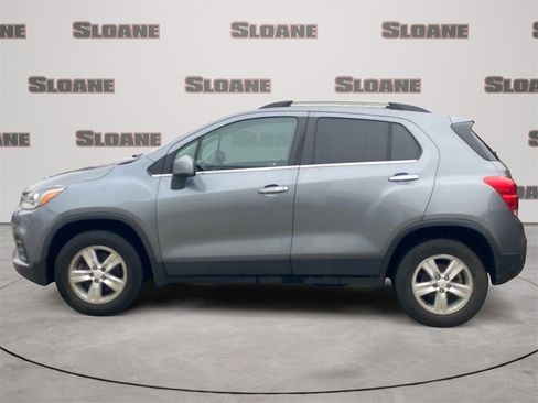 Used 2019 Chevrolet Trax LT w/ LT Convenience Package image 2