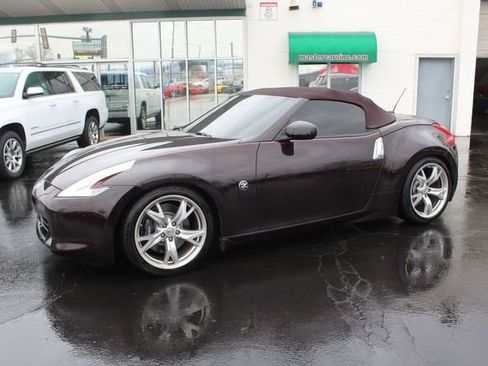 Used 2010 Nissan 370Z Touring w/ Sport Pkg image 2