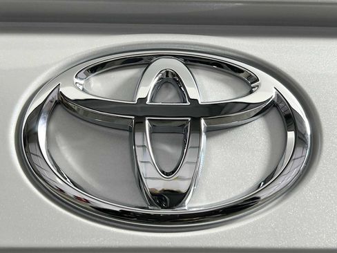 New 2025 Toyota RAV4 XLE Premium image 19