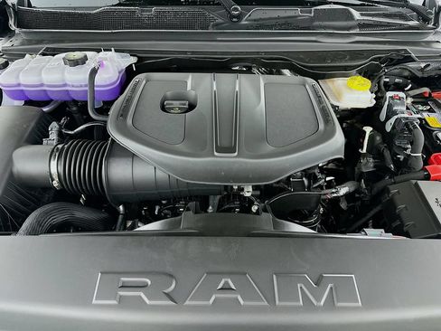 New 2026 RAM 1500 Express AWD/4WD image 17