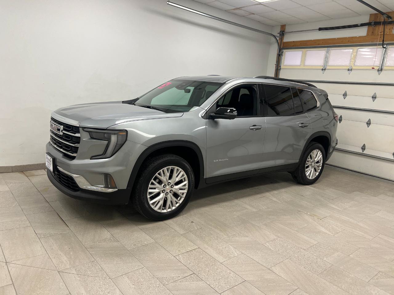 Used 2026 GMC Acadia Elevation w/ Elevation Premium Package AWD/4WD image 11