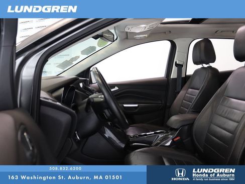 Used 2016 Ford Escape Titanium w/ Equipment Group 301A AWD/4WD image 10
