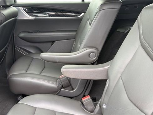 Used 2025 Cadillac XT6 Premium Luxury image 19